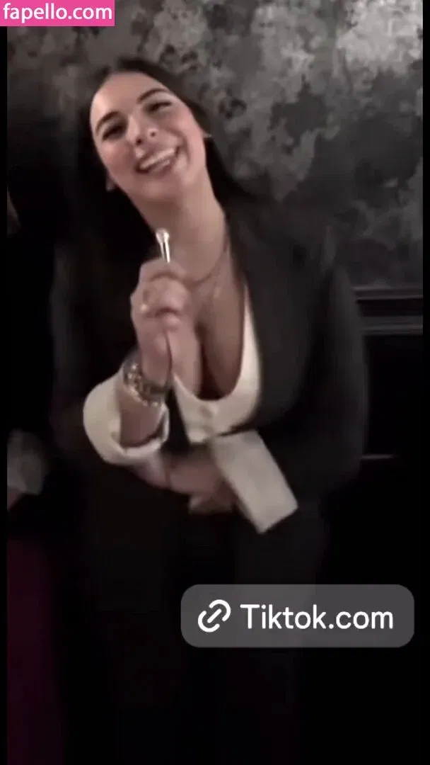 Isabella Gomez Onlyfans Photo Gallery 