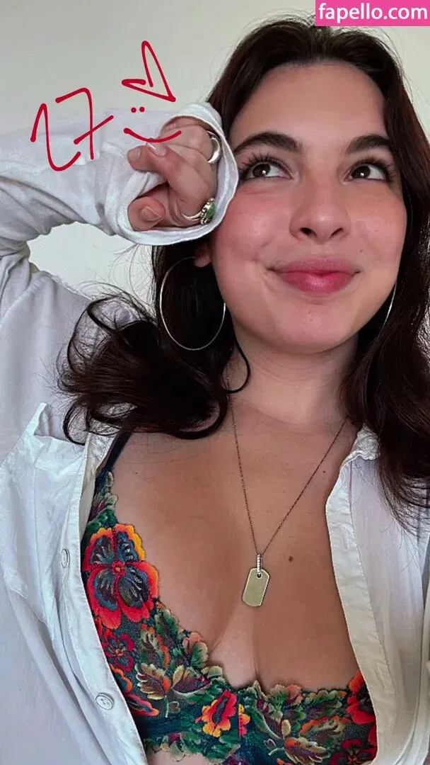 Isabella Gomez Onlyfans Photo Gallery 