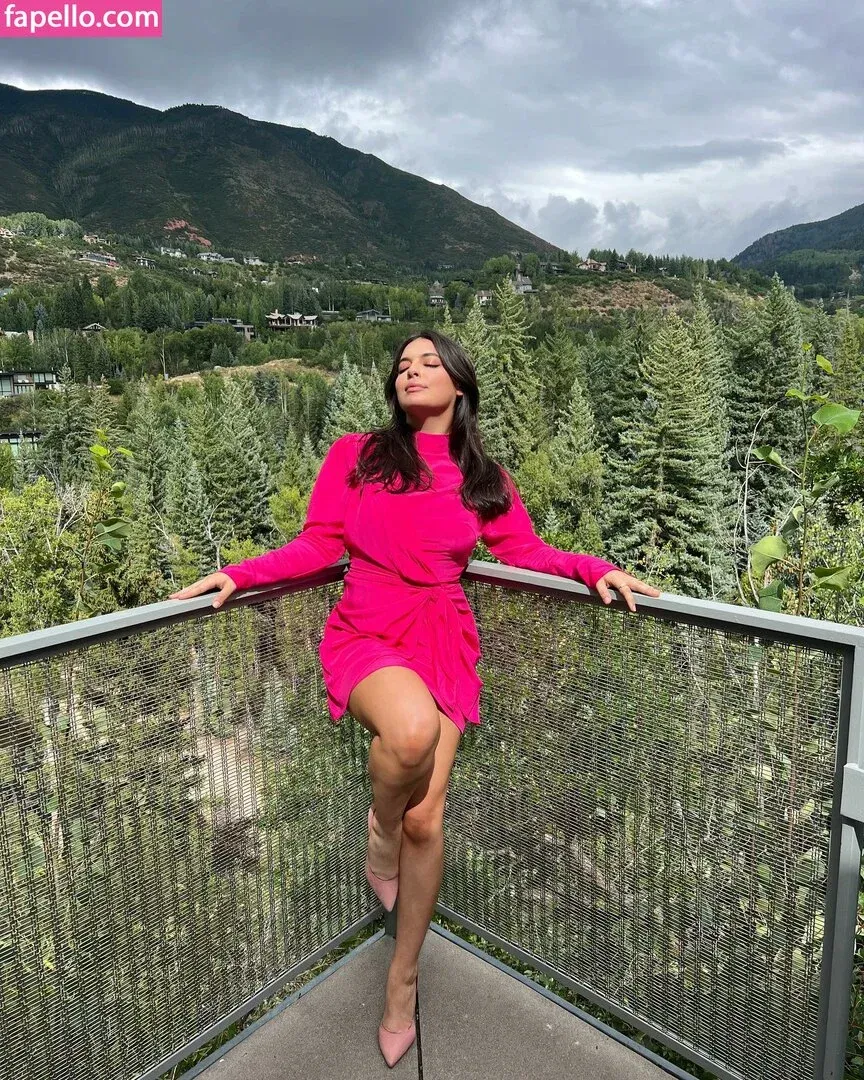 Isabella Gomez Onlyfans Photo Gallery 