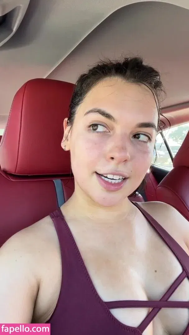 Isabella Gomez Onlyfans Photo Gallery 