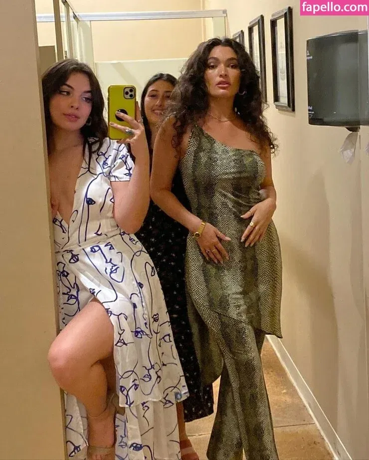 Isabella Gomez Onlyfans Photo Gallery 