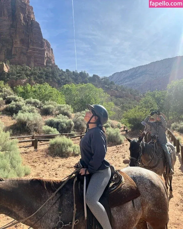 Isabella Gomez Onlyfans Photo Gallery 