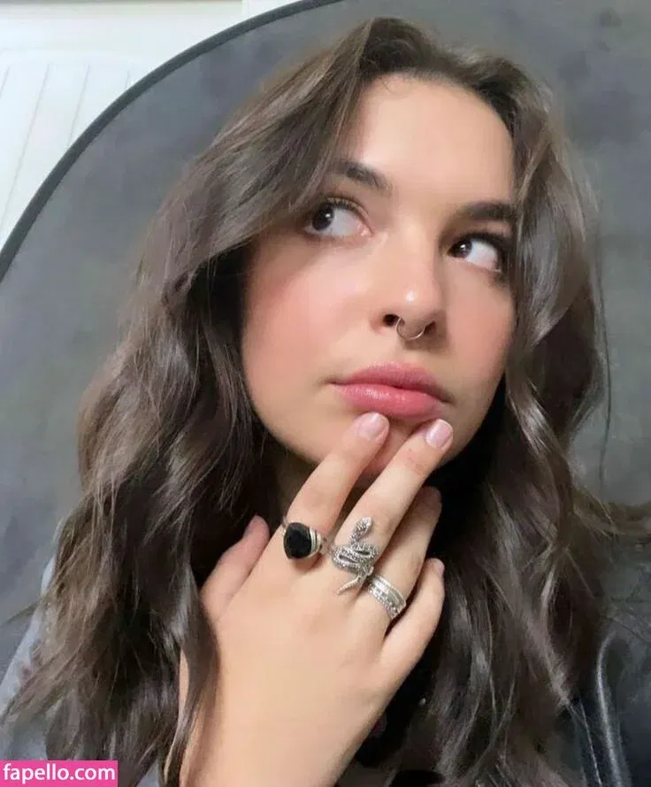 Isabella Gomez Onlyfans Photo Gallery 