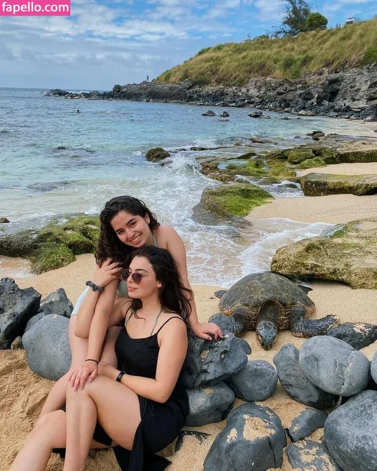 Isabella Gomez Onlyfans Photo Gallery 