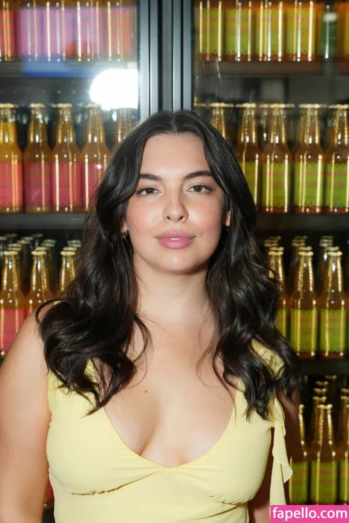 Isabella Gomez Onlyfans Photo Gallery 