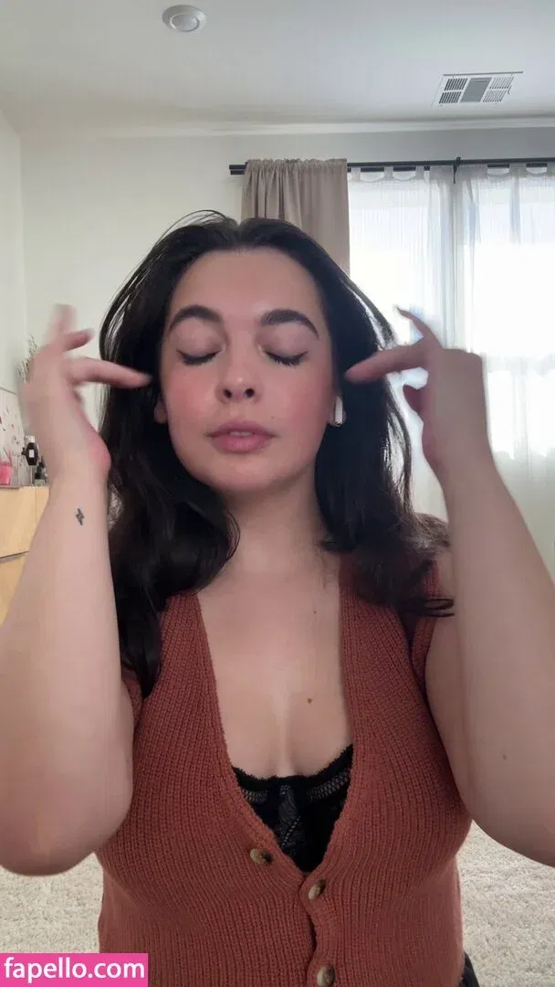 Isabella Gomez Onlyfans Photo Gallery 