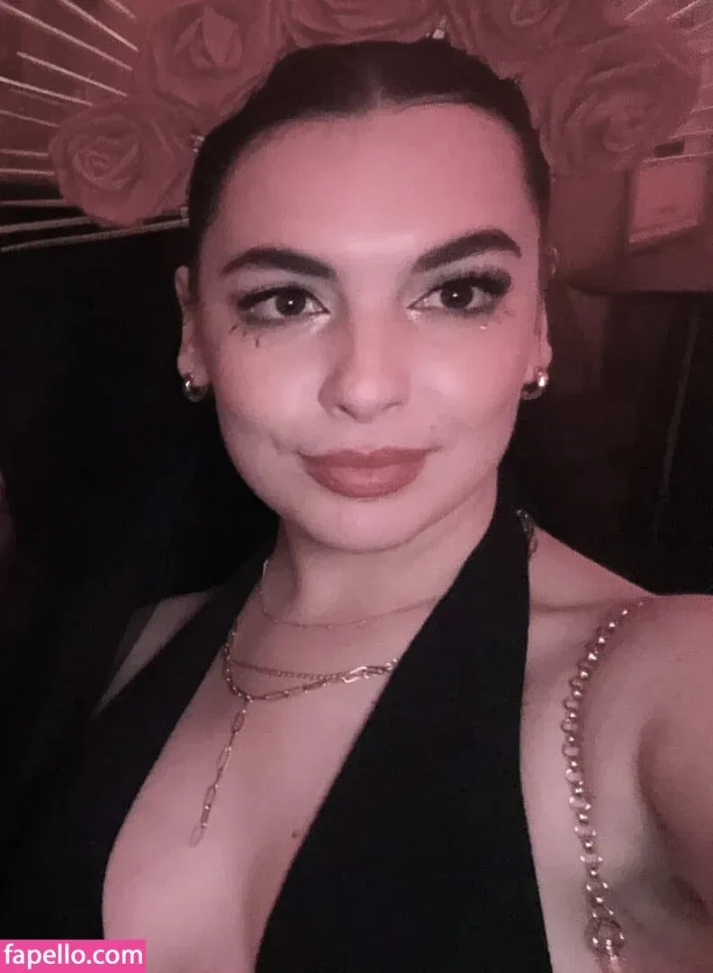 Isabella Gomez Onlyfans Photo Gallery 