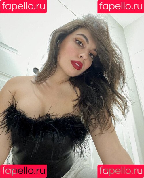 Isabella Gomez Onlyfans Photo Gallery 