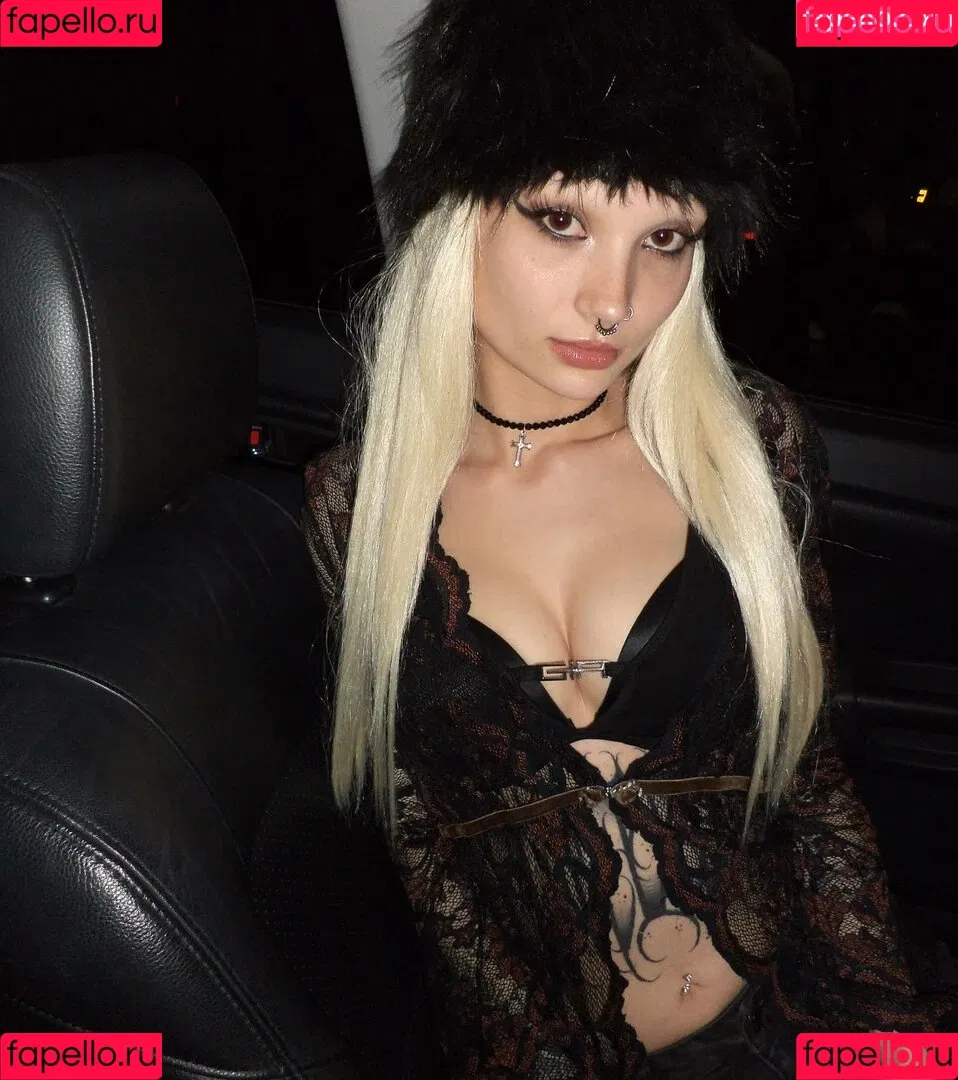 liittlekrissy Onlyfans Photo Gallery 