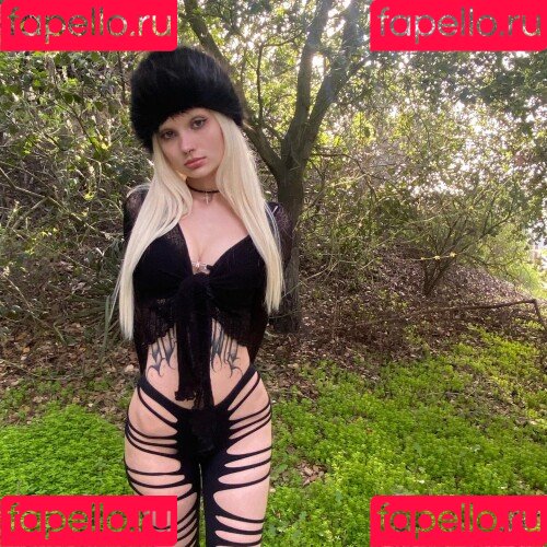 liittlekrissy Onlyfans Photo Gallery 