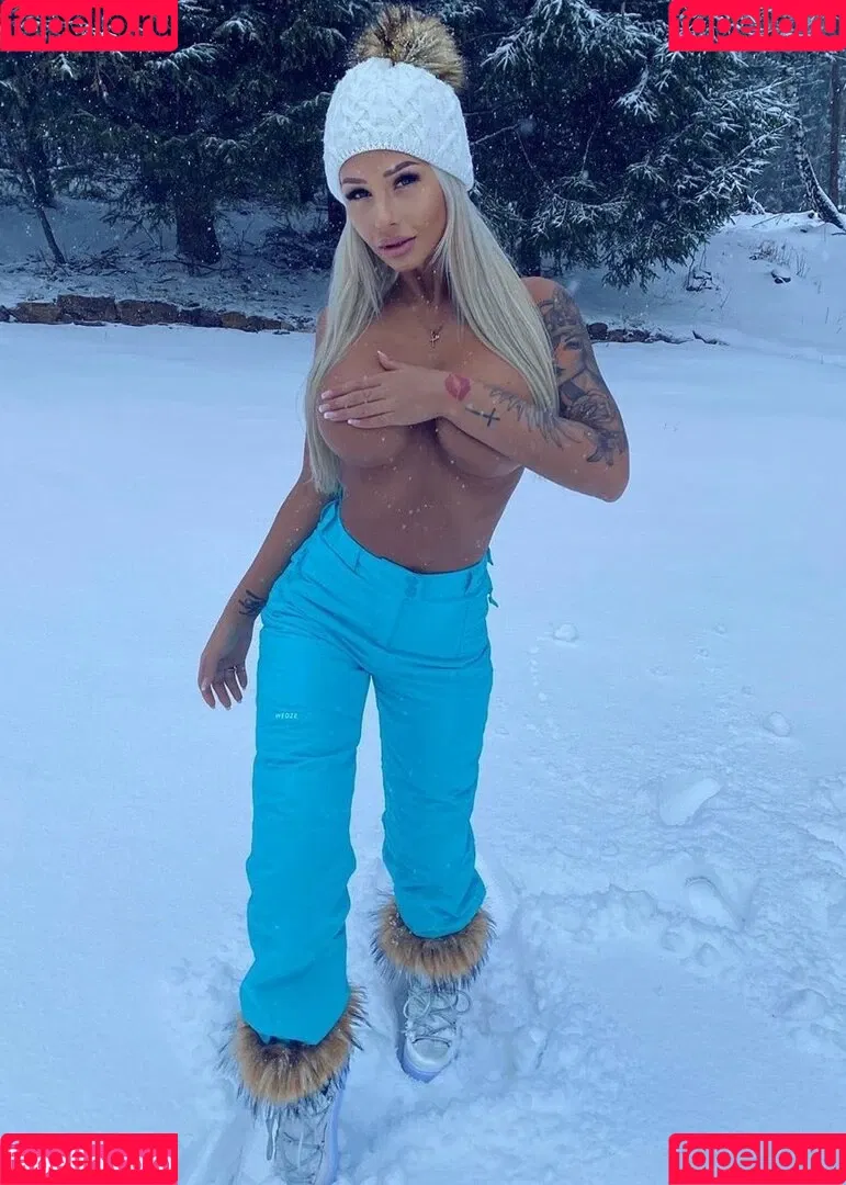 Nikola Rihova Onlyfans Photo Gallery 