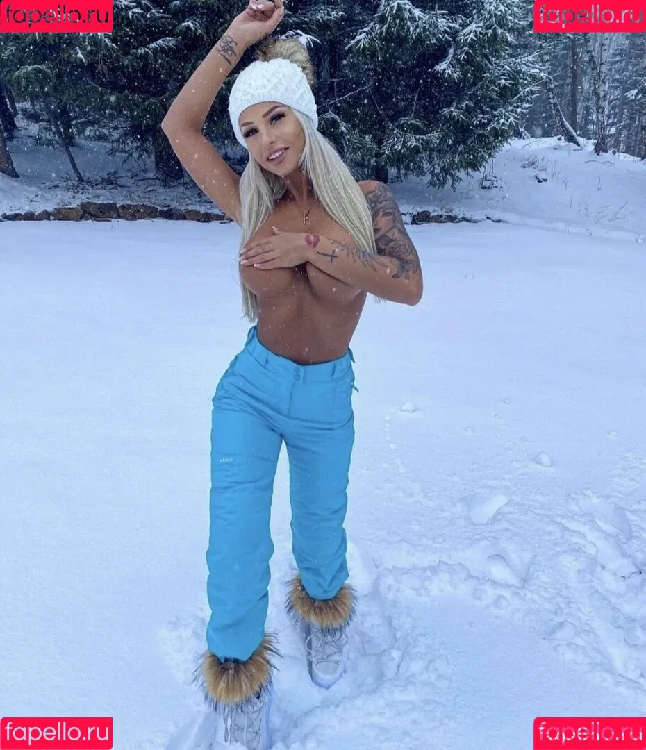 Nikola Rihova Onlyfans Photo Gallery 