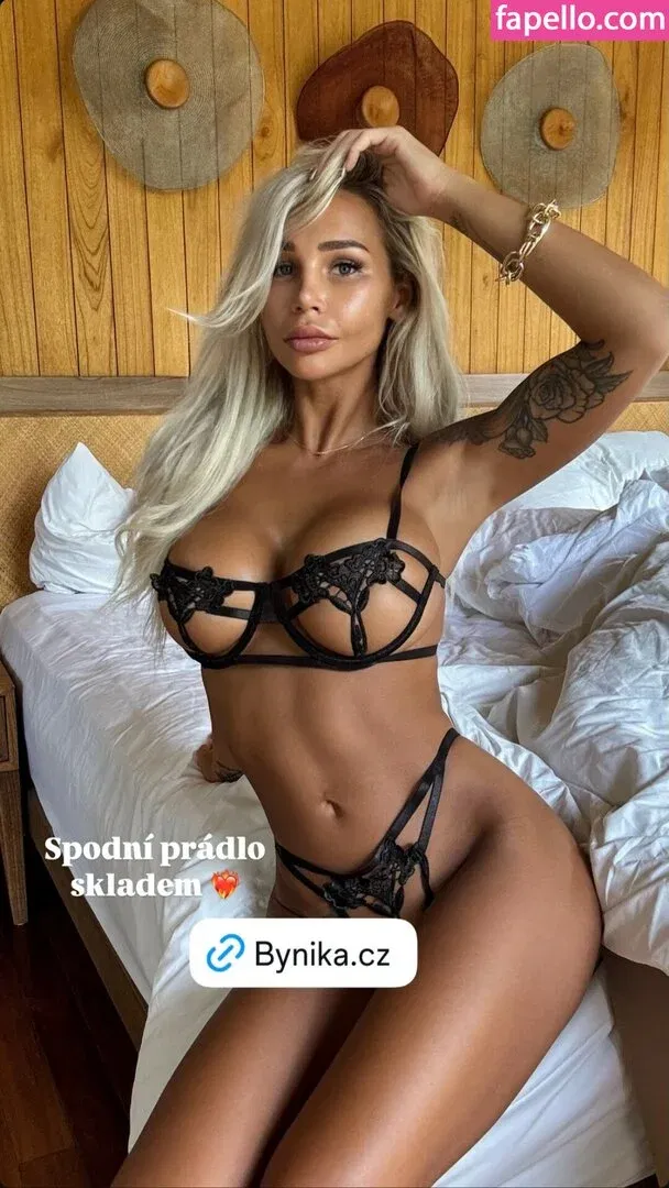 Nikola Rihova Onlyfans Photo Gallery 