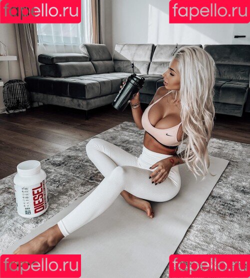 Nikola Rihova Onlyfans Photo Gallery 