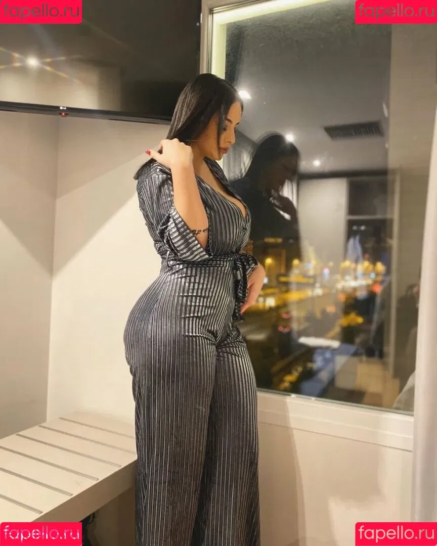 Chrysanthie Onlyfans Photo Gallery 