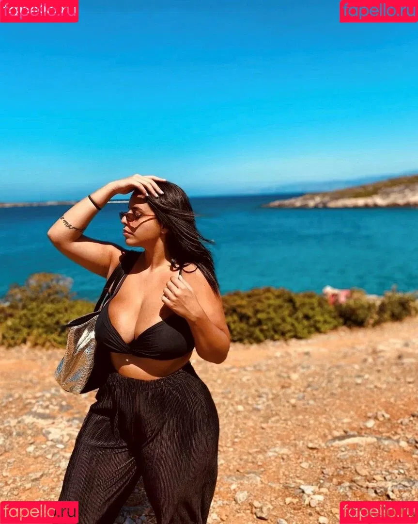 Chrysanthie Onlyfans Photo Gallery 