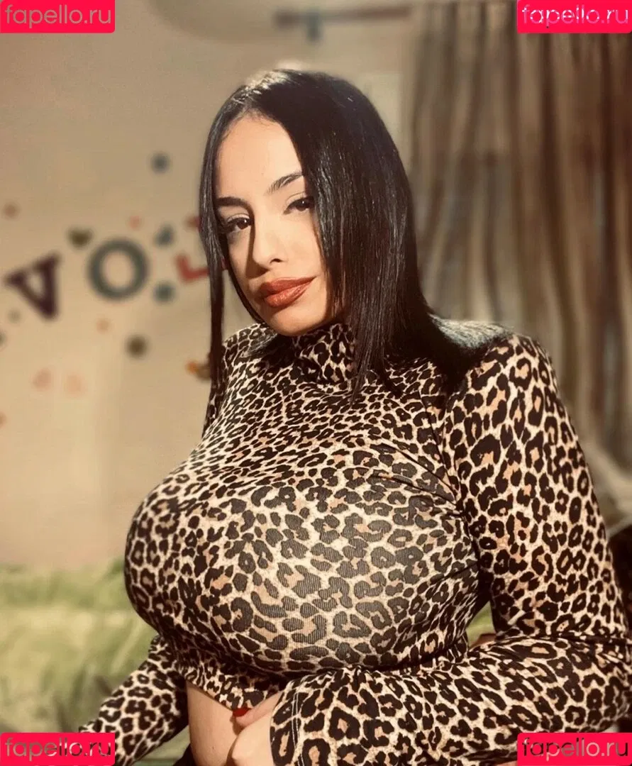 Chrysanthie Onlyfans Photo Gallery 