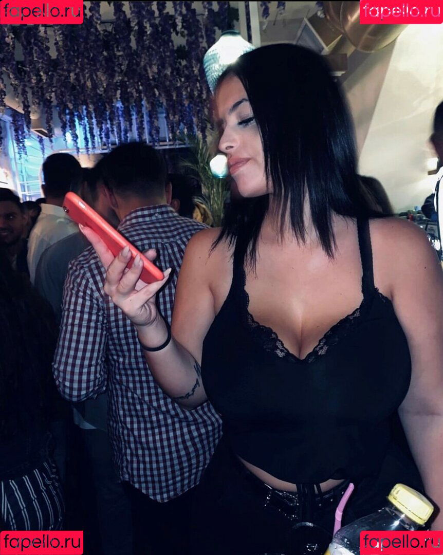 Chrysanthie Onlyfans Photo Gallery 