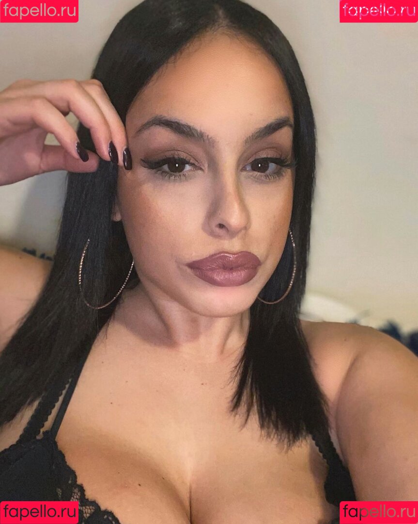 Chrysanthie Onlyfans Photo Gallery 