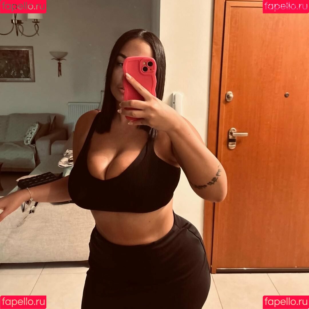 Chrysanthie Onlyfans Photo Gallery 