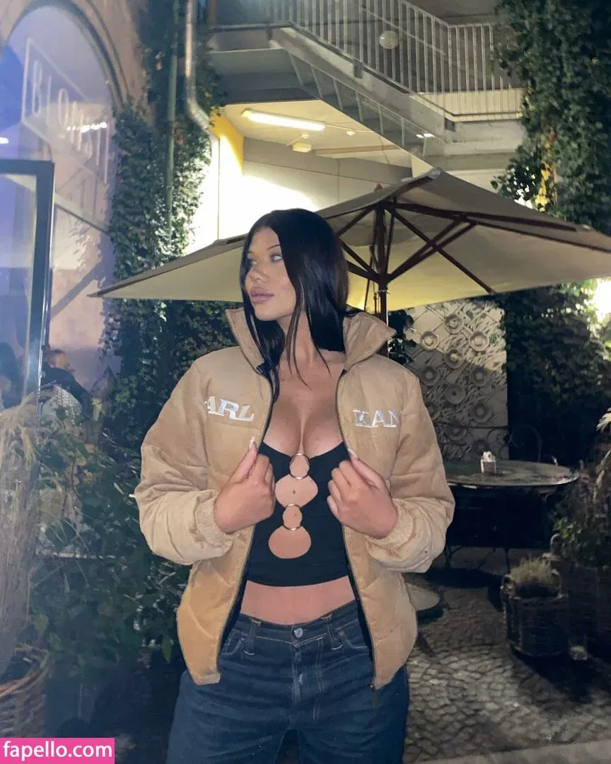 santa.luna Onlyfans Photo Gallery 