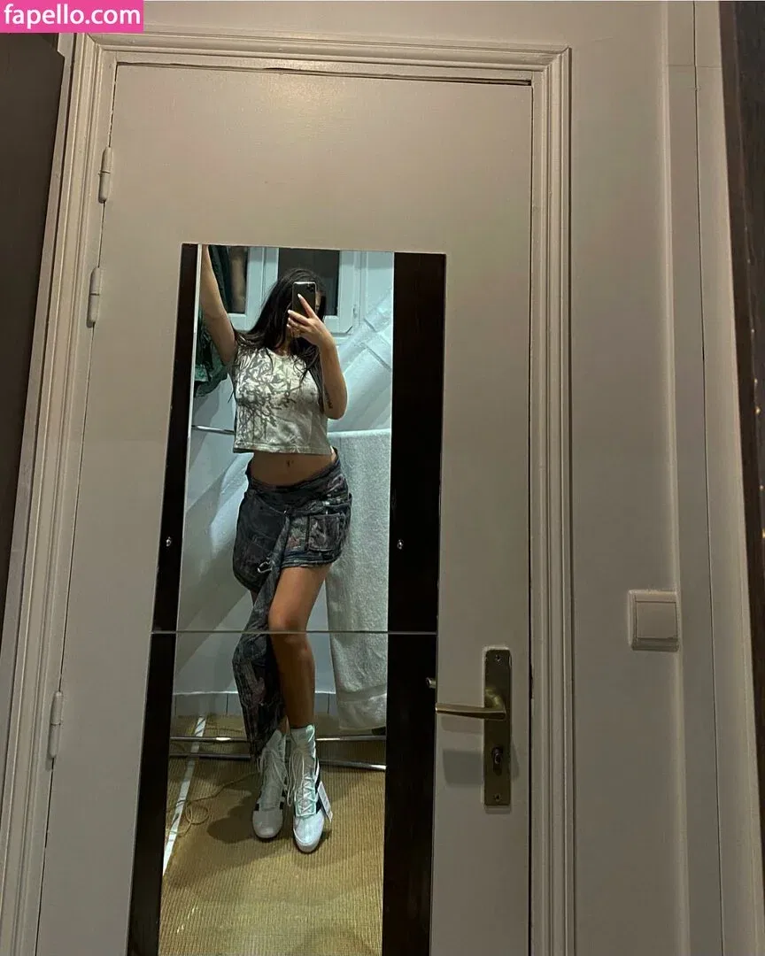 santa.luna Onlyfans Photo Gallery 