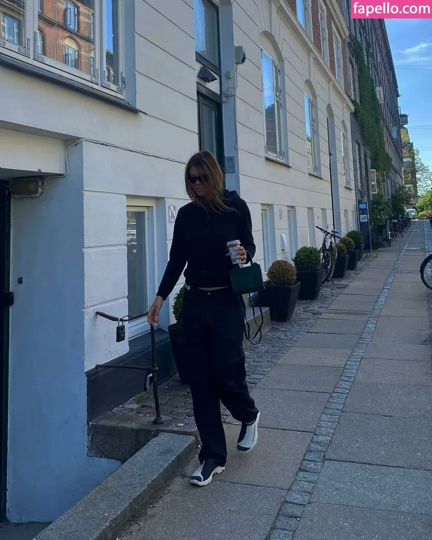 santa.luna Onlyfans Photo Gallery 