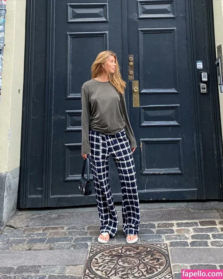 santa.luna Onlyfans Photo Gallery 