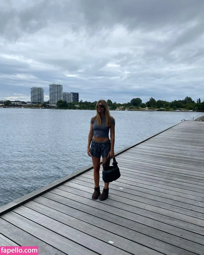 santa.luna Onlyfans Photo Gallery 