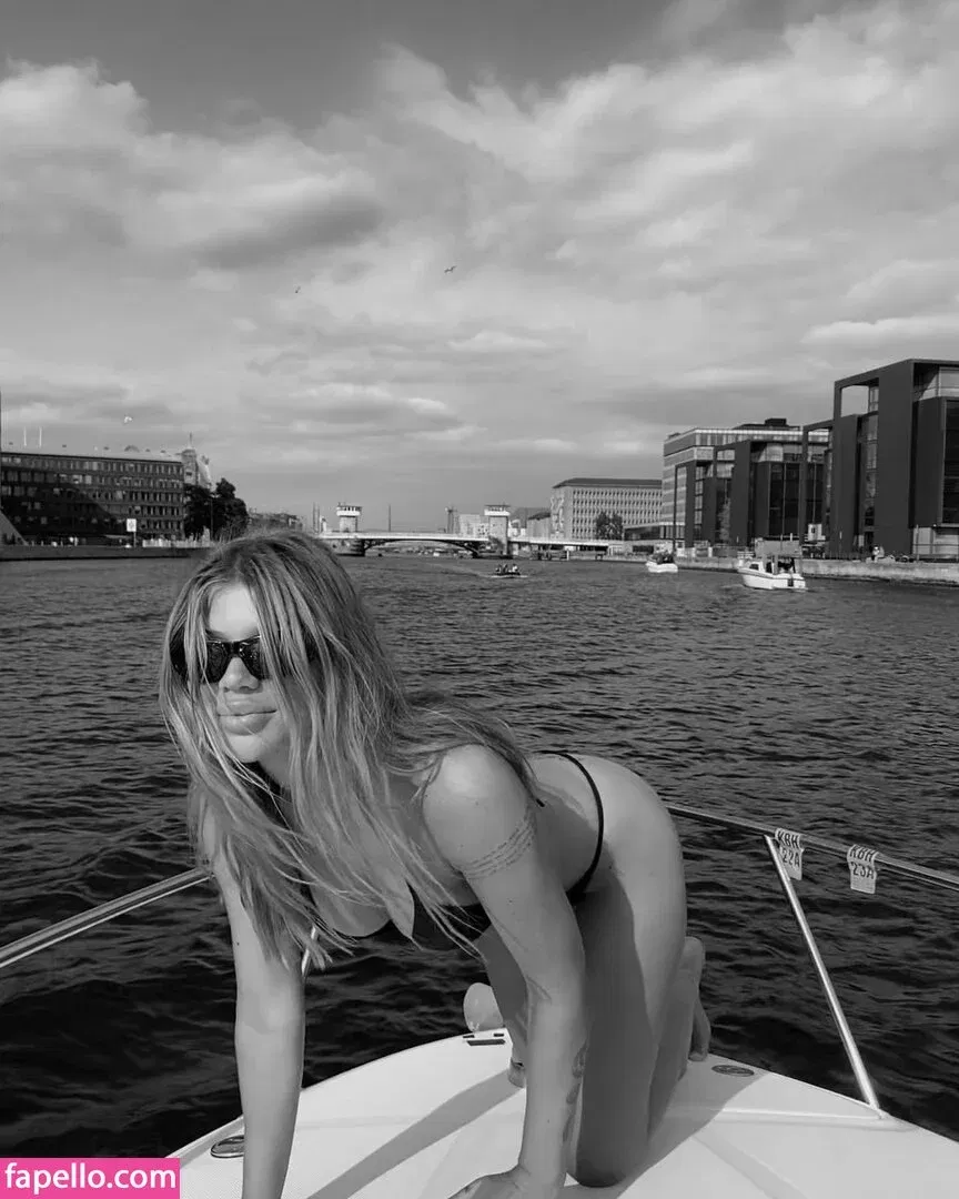 santa.luna Onlyfans Photo Gallery 