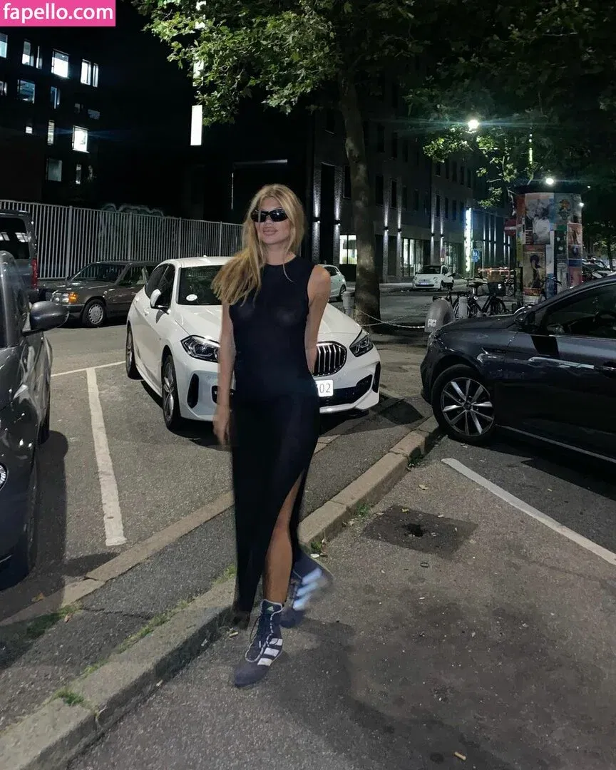 santa.luna Onlyfans Photo Gallery 