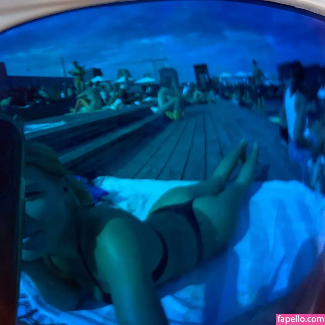 santa.luna Onlyfans Photo Gallery 