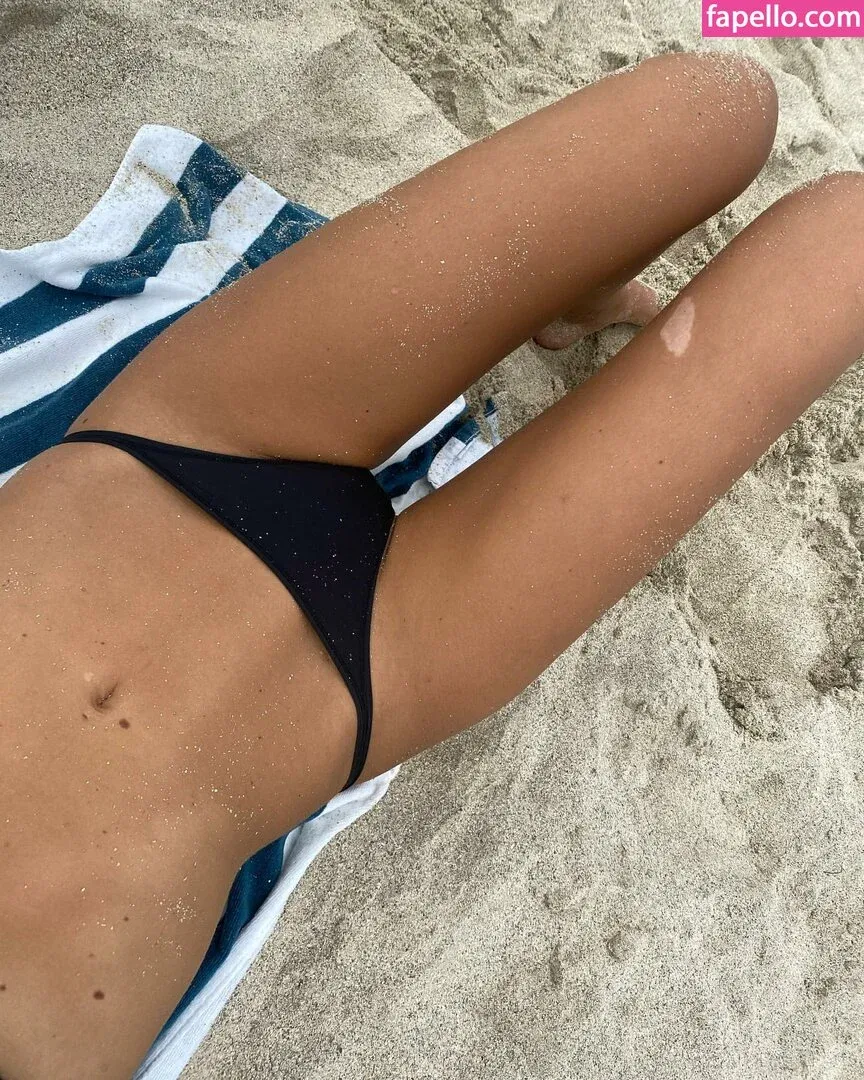 santa.luna Onlyfans Photo Gallery 