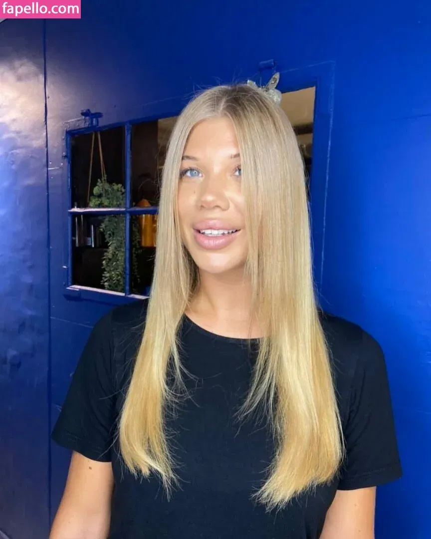 santa.luna Onlyfans Photo Gallery 