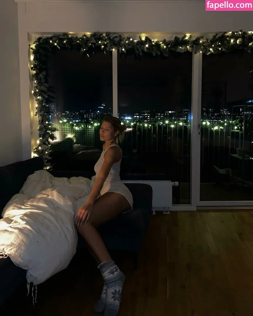 santa.luna Onlyfans Photo Gallery 