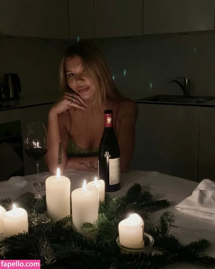 santa.luna Onlyfans Photo Gallery 