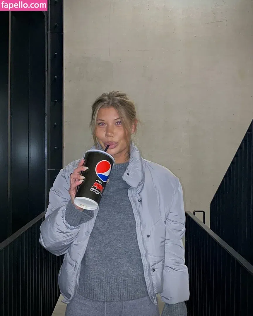 santa.luna Onlyfans Photo Gallery 