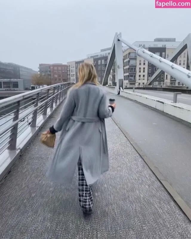 santa.luna Onlyfans Photo Gallery 