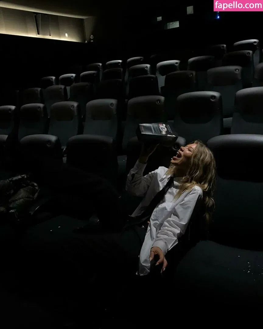 santa.luna Onlyfans Photo Gallery 