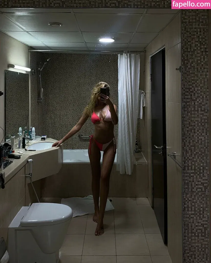 santa.luna Onlyfans Photo Gallery 