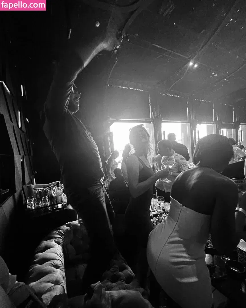 santa.luna Onlyfans Photo Gallery 