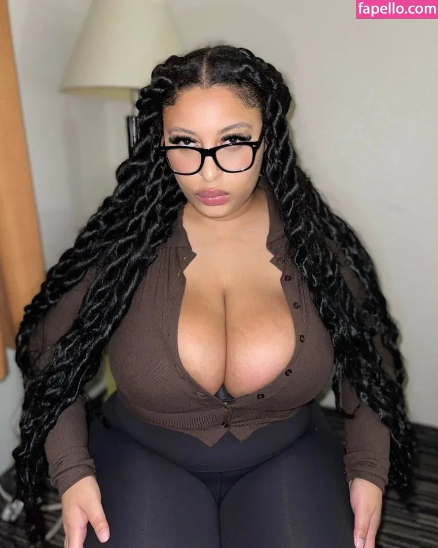 Thegirlofyourdreamz Onlyfans Photo Gallery 