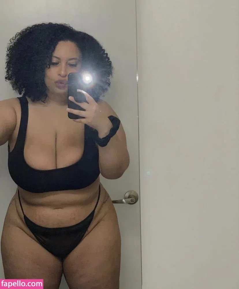 Thegirlofyourdreamz Onlyfans Photo Gallery 