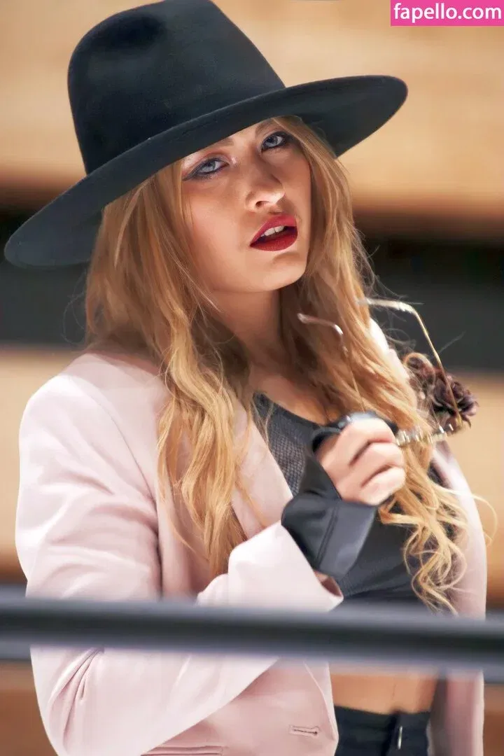 WomenJoshi Onlyfans Photo Gallery 