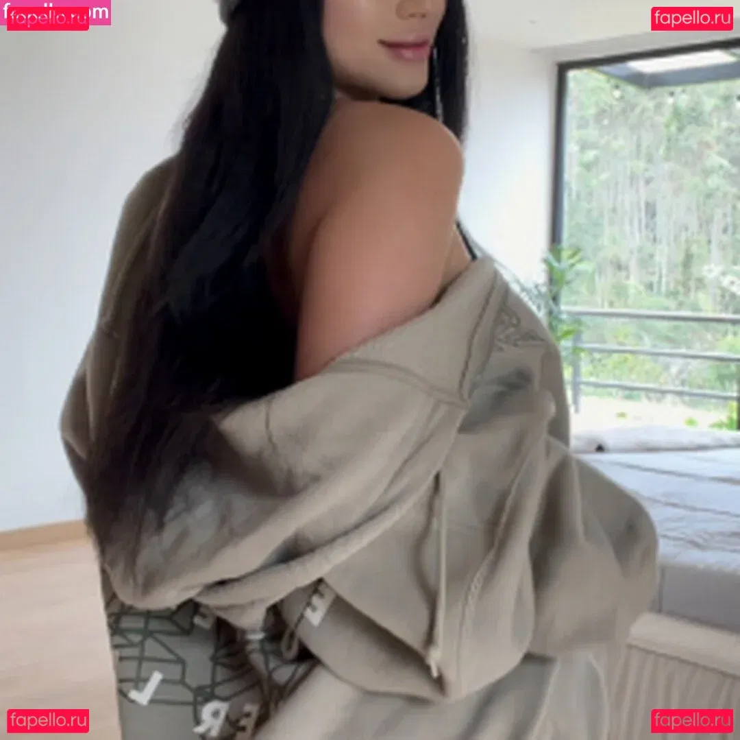 Melwood Onlyfans Photo Gallery 