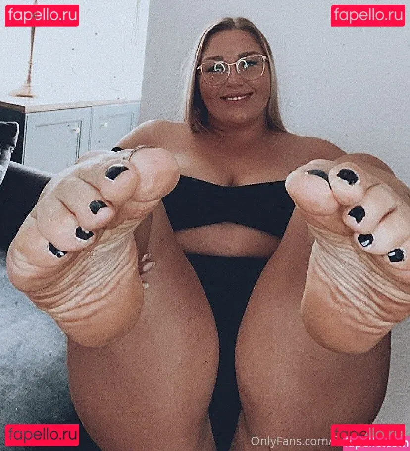 Elisa Bona Onlyfans Photo Gallery 