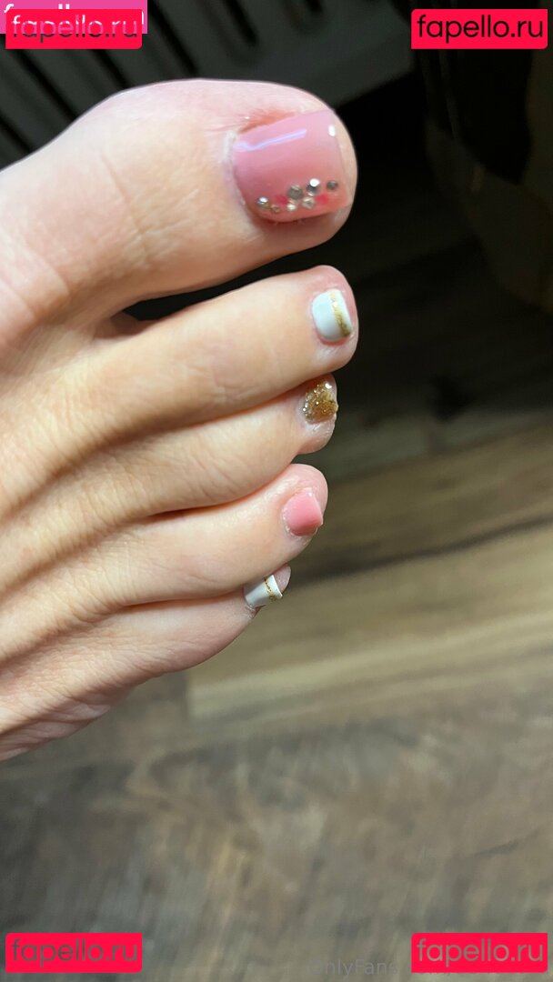 de-feeted Nude Onlyfans Photo 35