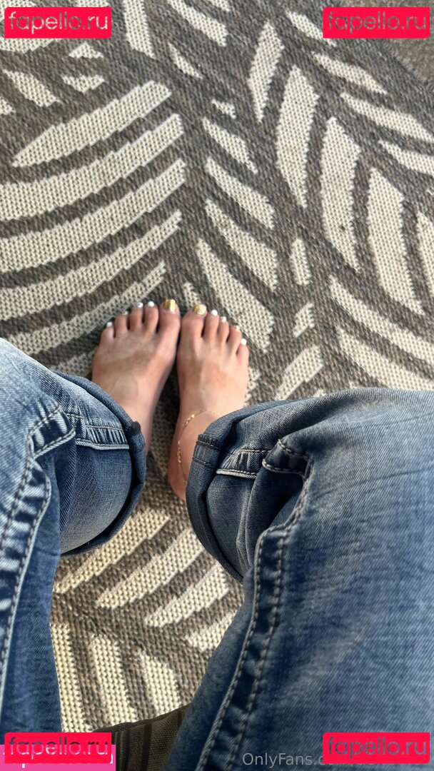 de-feeted Nude Onlyfans Photo 24