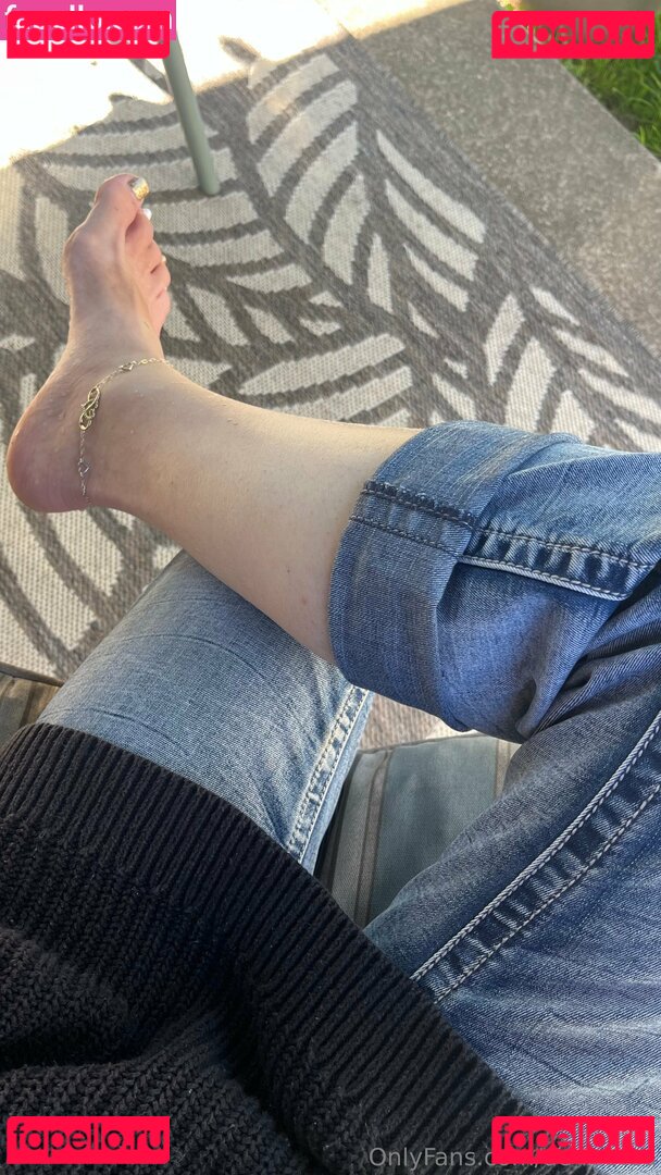 de-feeted Nude Onlyfans Photo 21