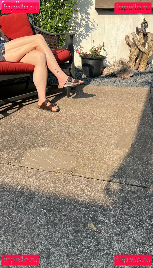 de-feeted Nude Onlyfans Photo 19